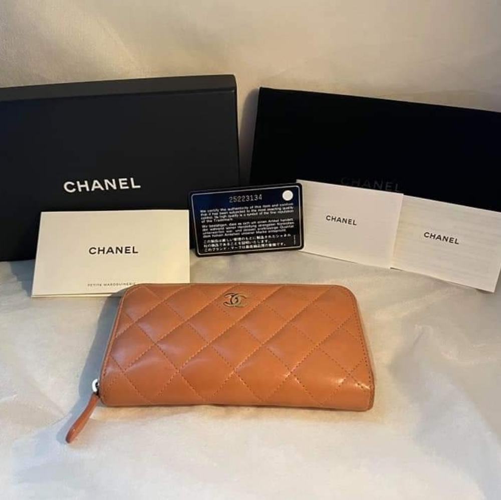 Chanel wallet